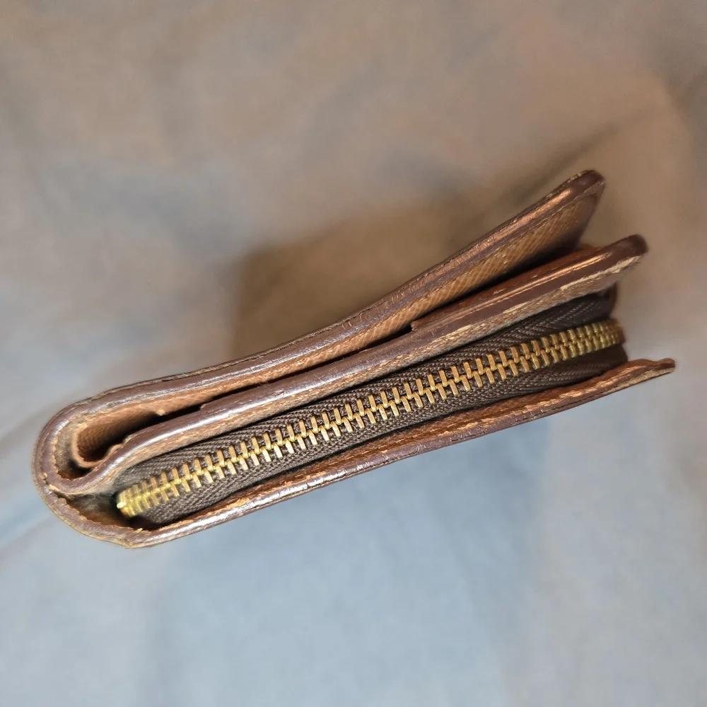 Vintage Louis Vuitton Monogram Wallet - Picture 5 of 10